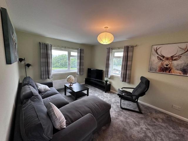 3 bedroom flat to rent