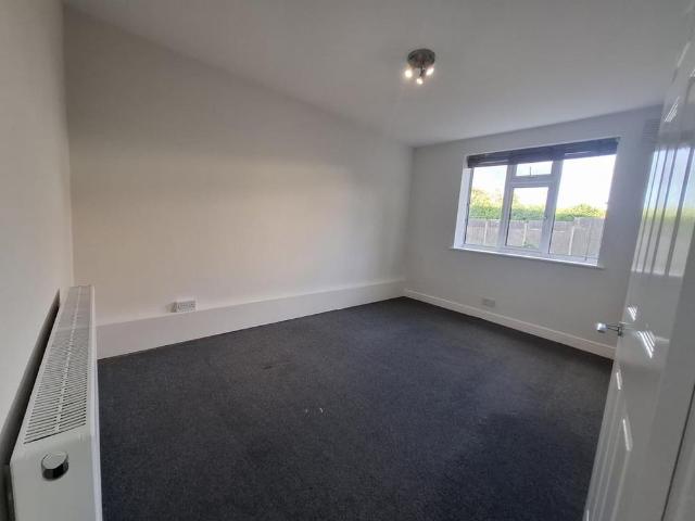 3 bedroom flat to rent