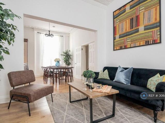 3 bedroom flat to rent