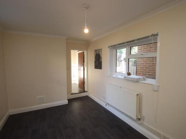 3 bedroom flat to rent