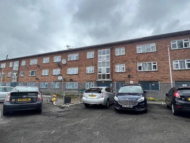 3 bedroom flat to rent