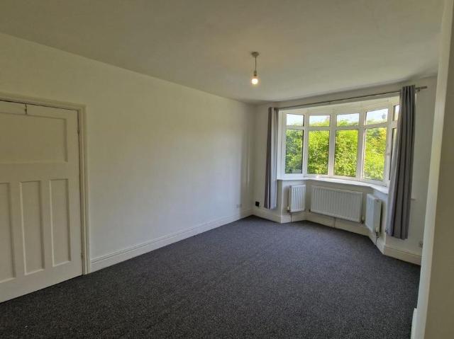 3 bedroom flat to rent