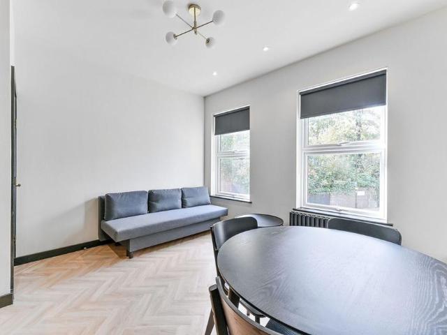 3 bedroom flat to rent