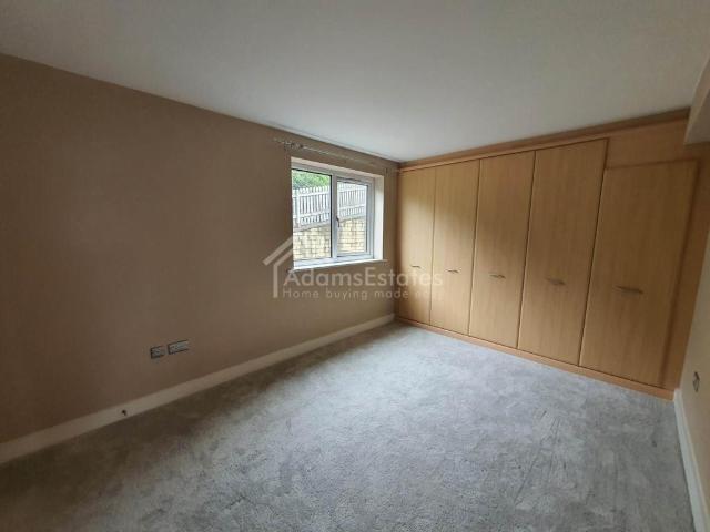 3 bedroom flat to rent