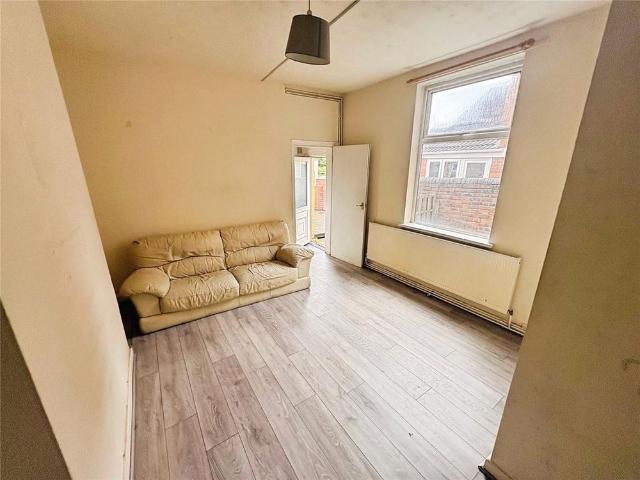 3 bedroom flat to rent