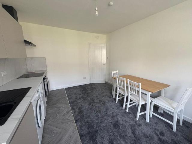 3 bedroom flat to rent