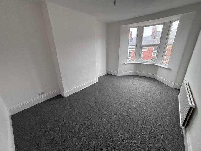 3 bedroom flat to rent