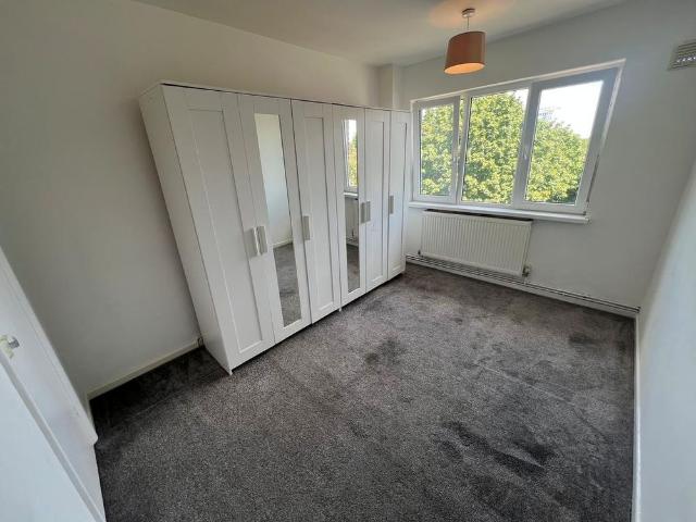 3 bedroom flat to rent