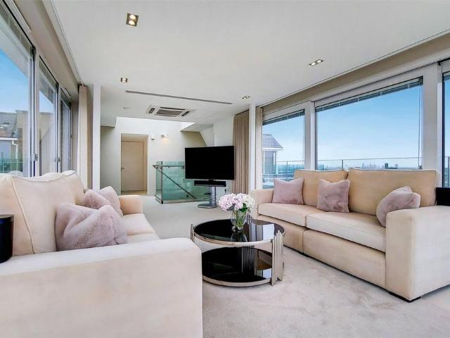 3 bedroom flat to rent