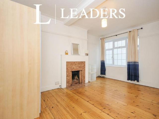 3 bedroom flat to rent