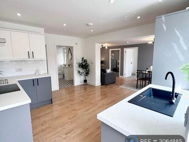 3 bedroom flat to rent