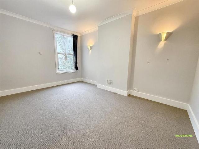 3 bedroom flat to rent