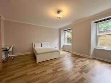 Woodlands, London, Greater London - Equipped kitchen