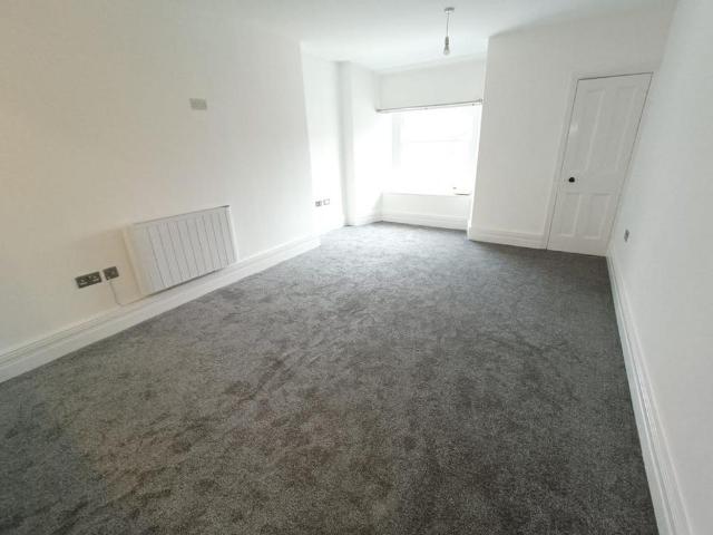 3 bedroom flat to rent
