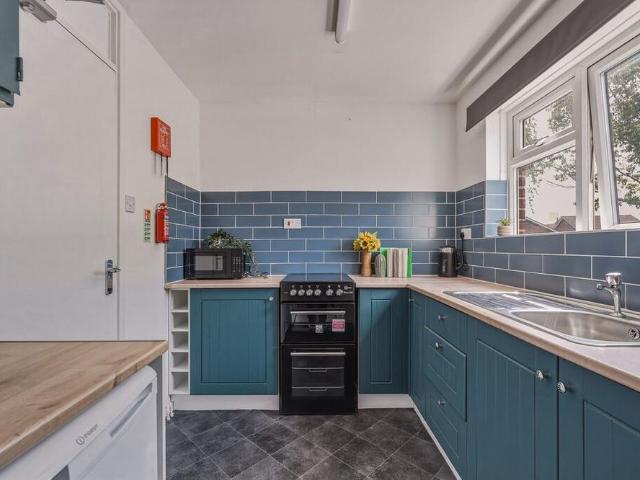 3 bedroom flat to rent