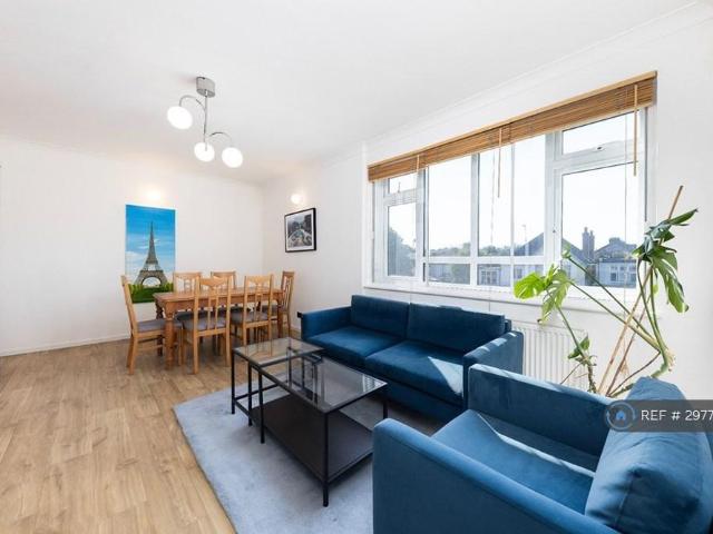 3 bedroom flat to rent