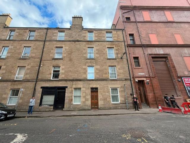 3 bedroom flat to rent