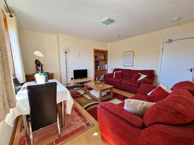 3 bedroom flat to rent