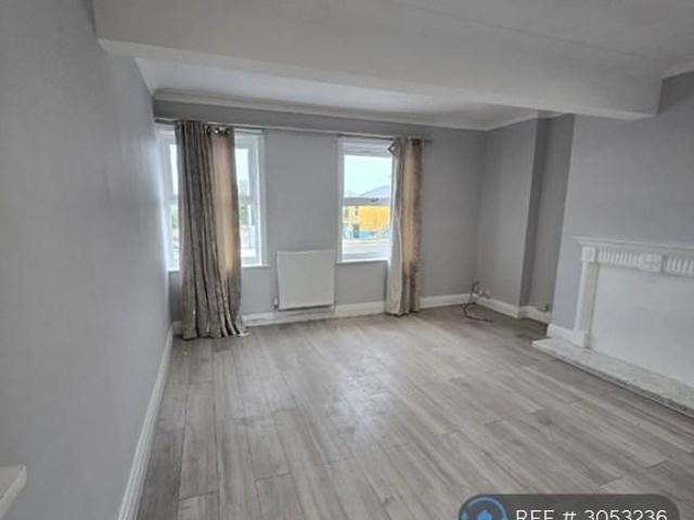 3 bedroom flat to rent