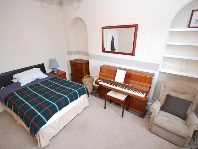 3 bedroom flat to rent
