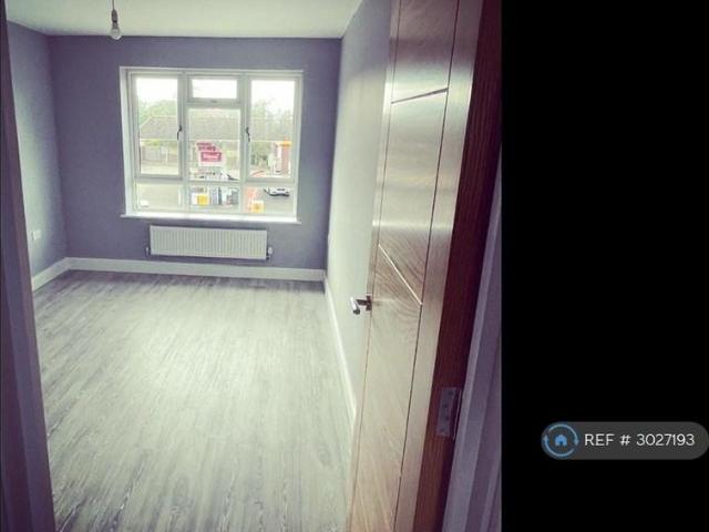 3 bedroom flat to rent