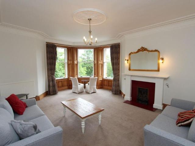 3 bedroom flat to rent