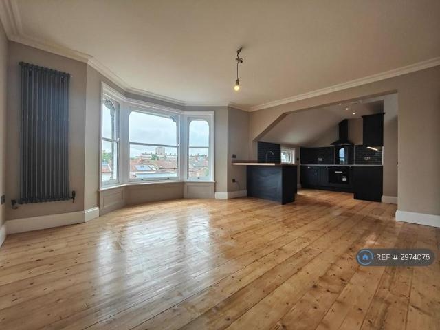 3 bedroom flat to rent
