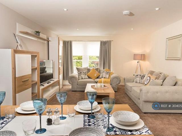 3 bedroom flat to rent
