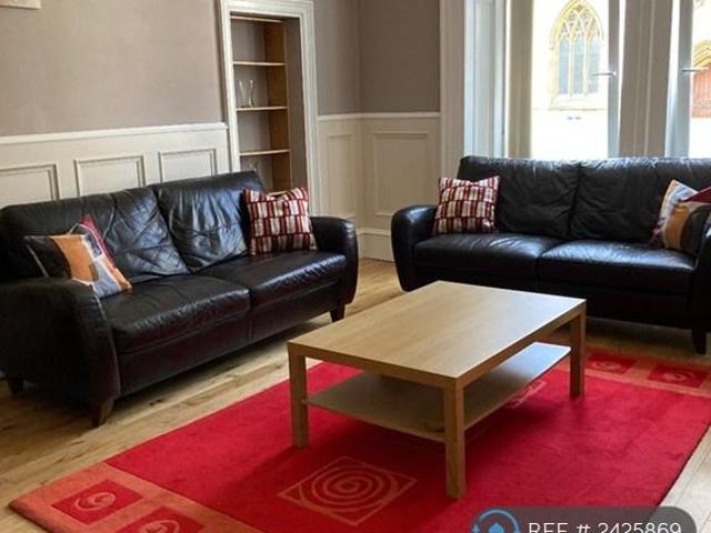 3 bedroom flat to rent
