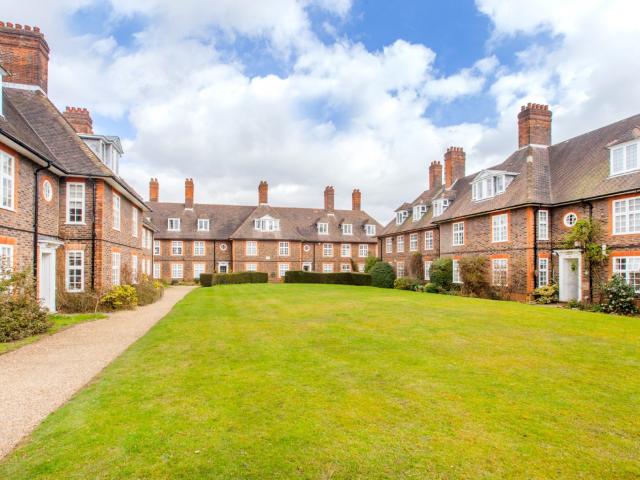3 bedroom Flat to rent