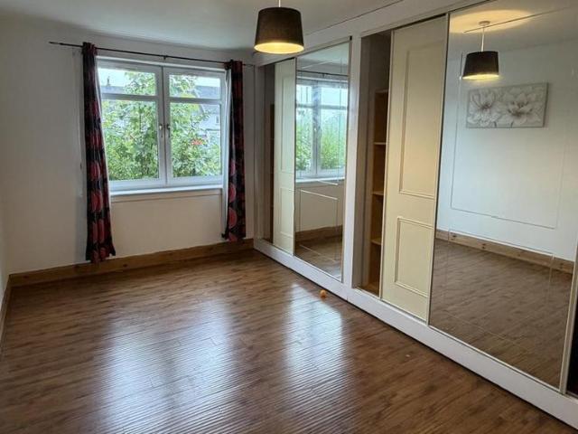 3 bedroom flat to rent