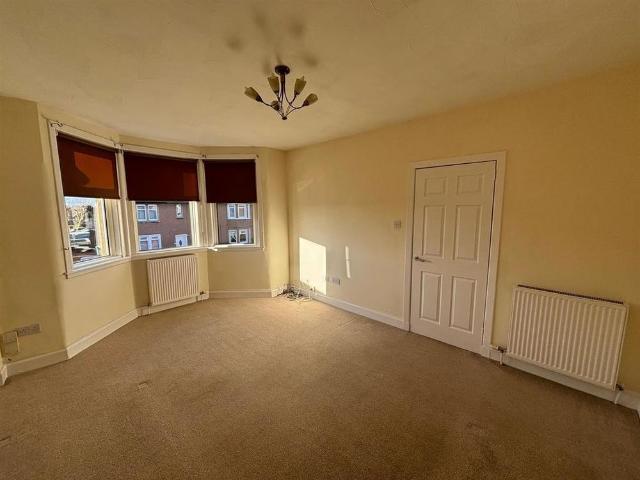 3 bedroom flat to rent