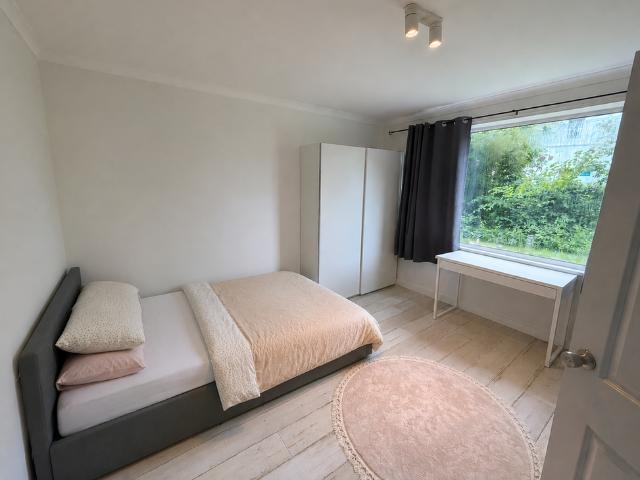 3 bedroom flat to rent