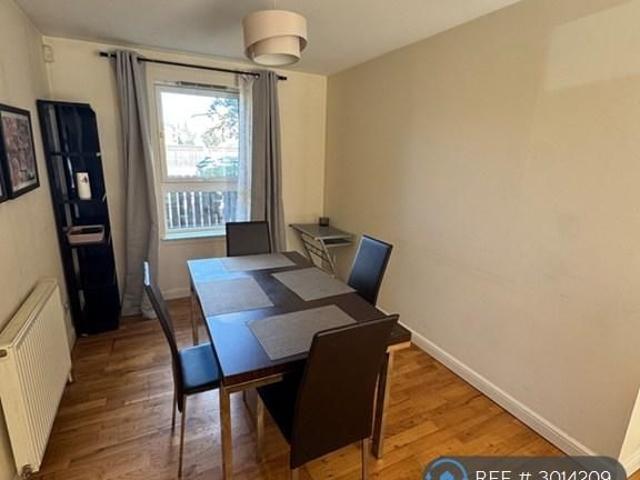 3 bedroom flat to rent