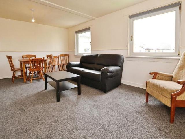 3 bedroom flat to rent