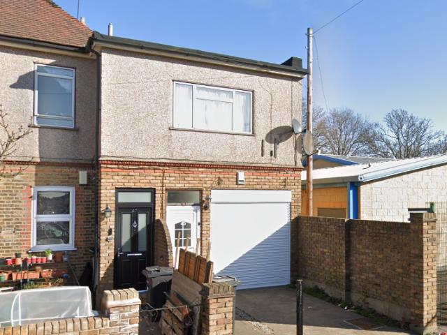 3 bedroom flat to rent