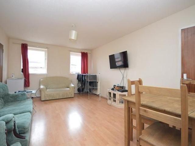 3 bedroom flat to rent