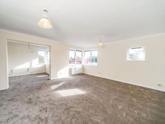 3 bedroom flat to rent