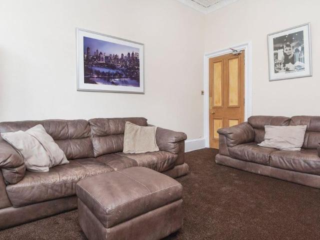 3 bedroom flat to rent
