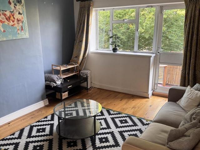 3 bedroom flat Wandsworth. Excellent location