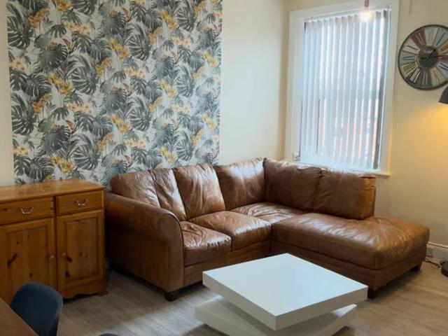 3 Bedroom Flat | Wingrove Gardens | S178