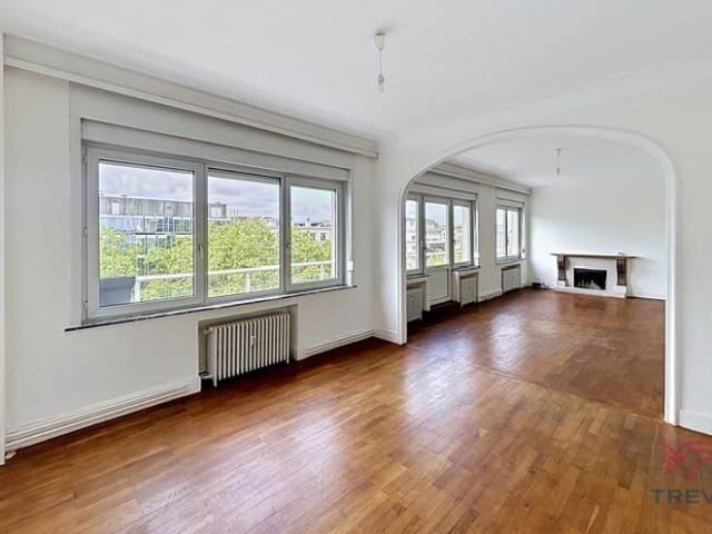 3 bedroom flat with a study and a terrace