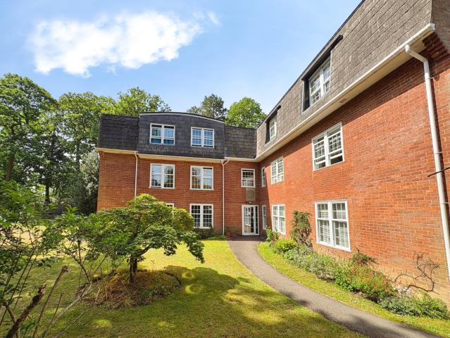 3 BEDROOM Flat / Apartment