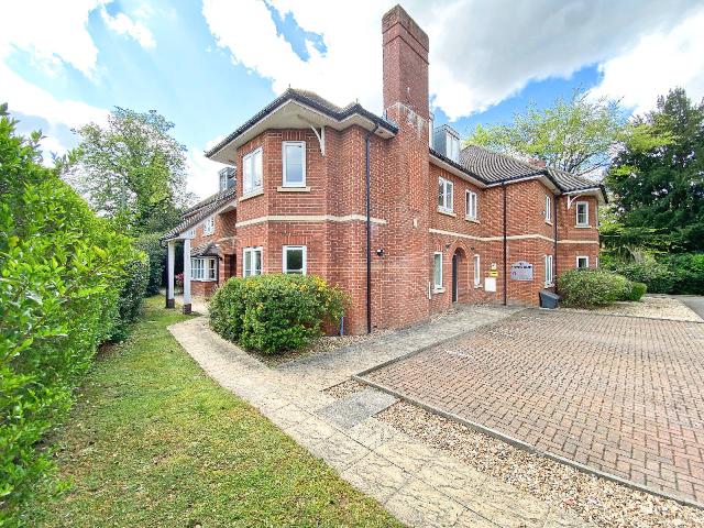3 BEDROOM Flat / Apartment