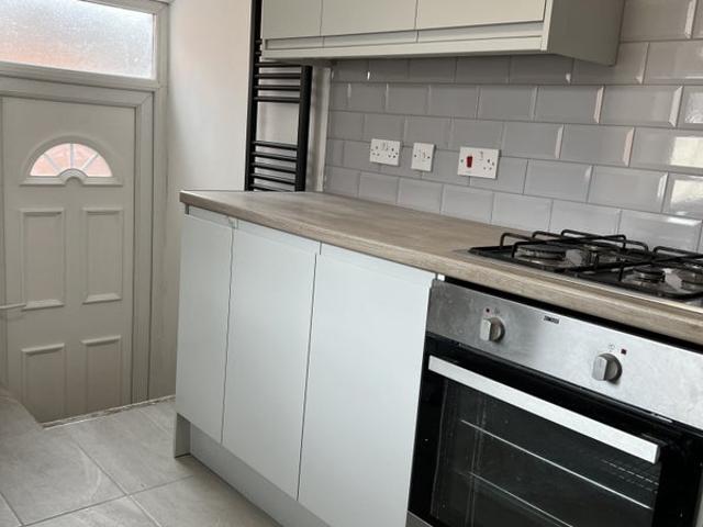 3 Bedroom flat Close to West Road