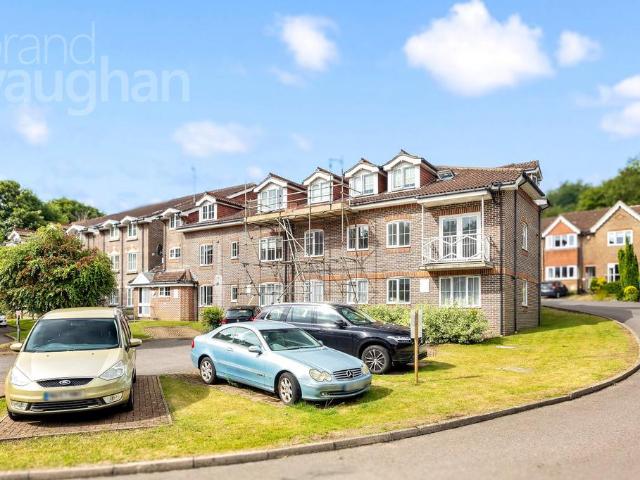 3 bedroom flat for sale