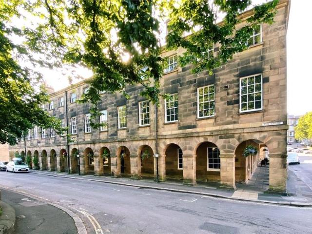 3 bedroom flat for sale