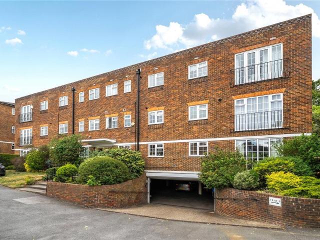3 bedroom flat for sale