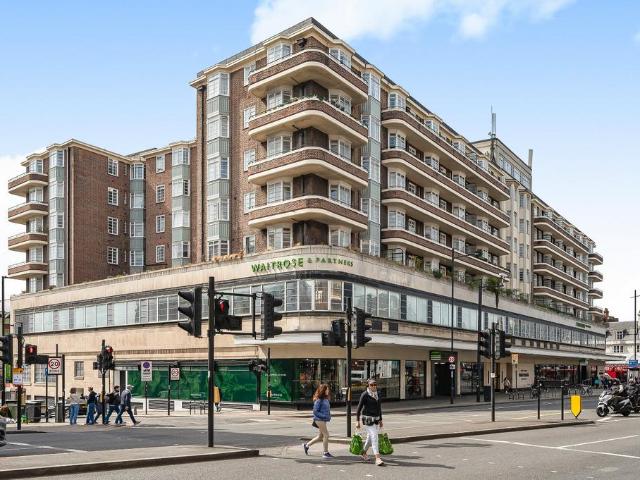 3 bedroom flat for sale