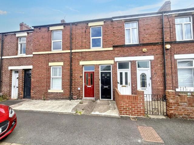 3 bedroom flat for sale